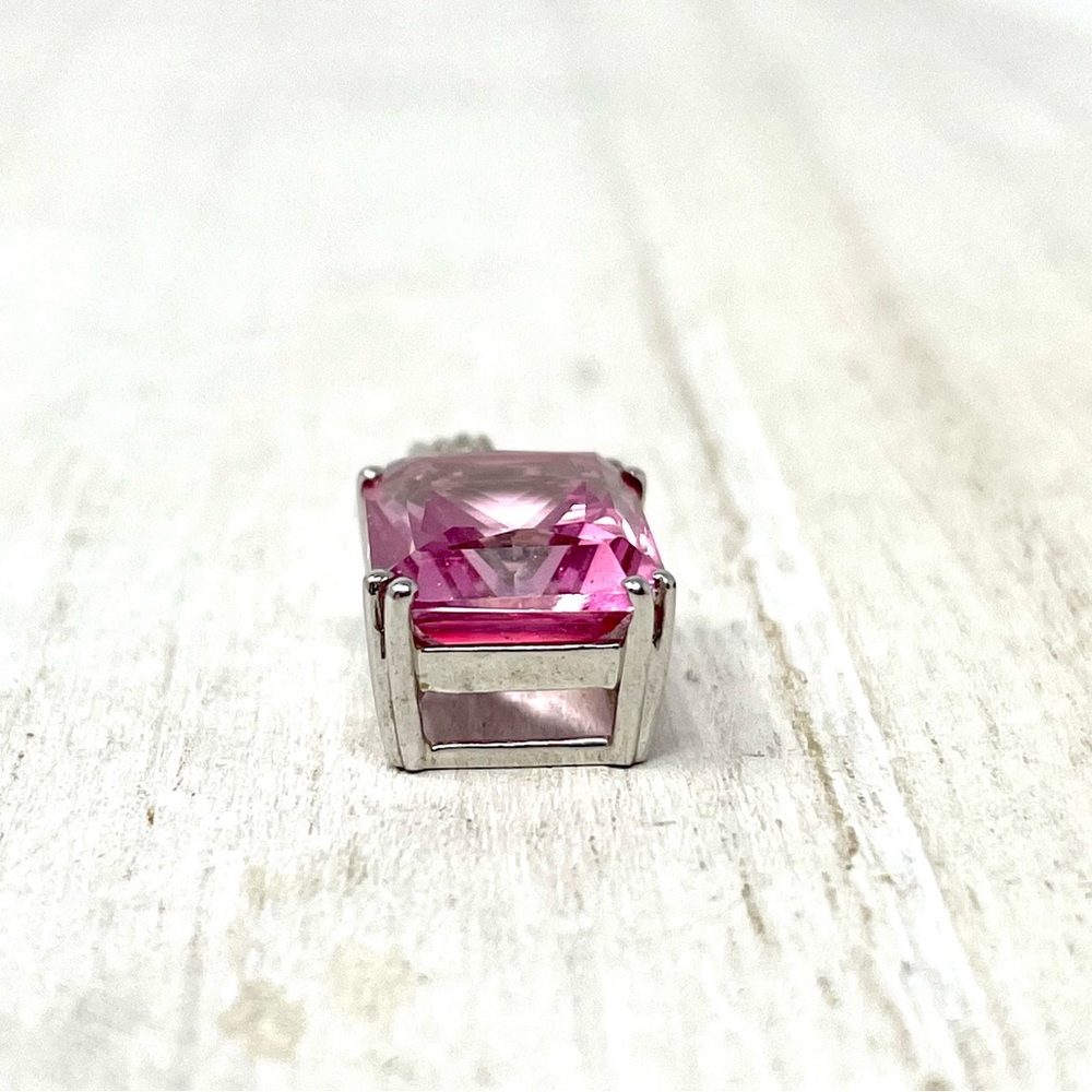 14K white gold, diamonds, pink emerald cut topaz pendant - Picture 4 of 11